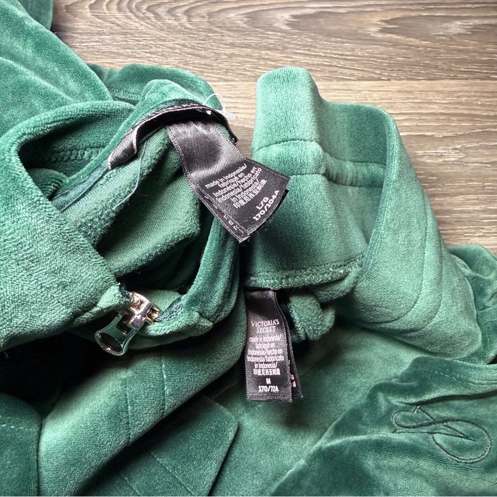 victoria’s secret emerald green embroidered velour velvet tracksuit set - Picture 3 of 3